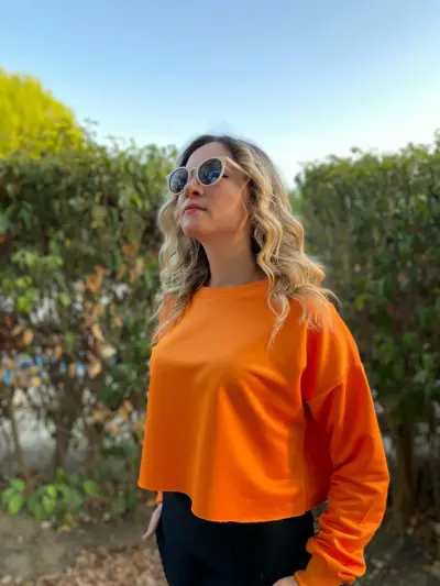 Turuncu crop sweatshirt